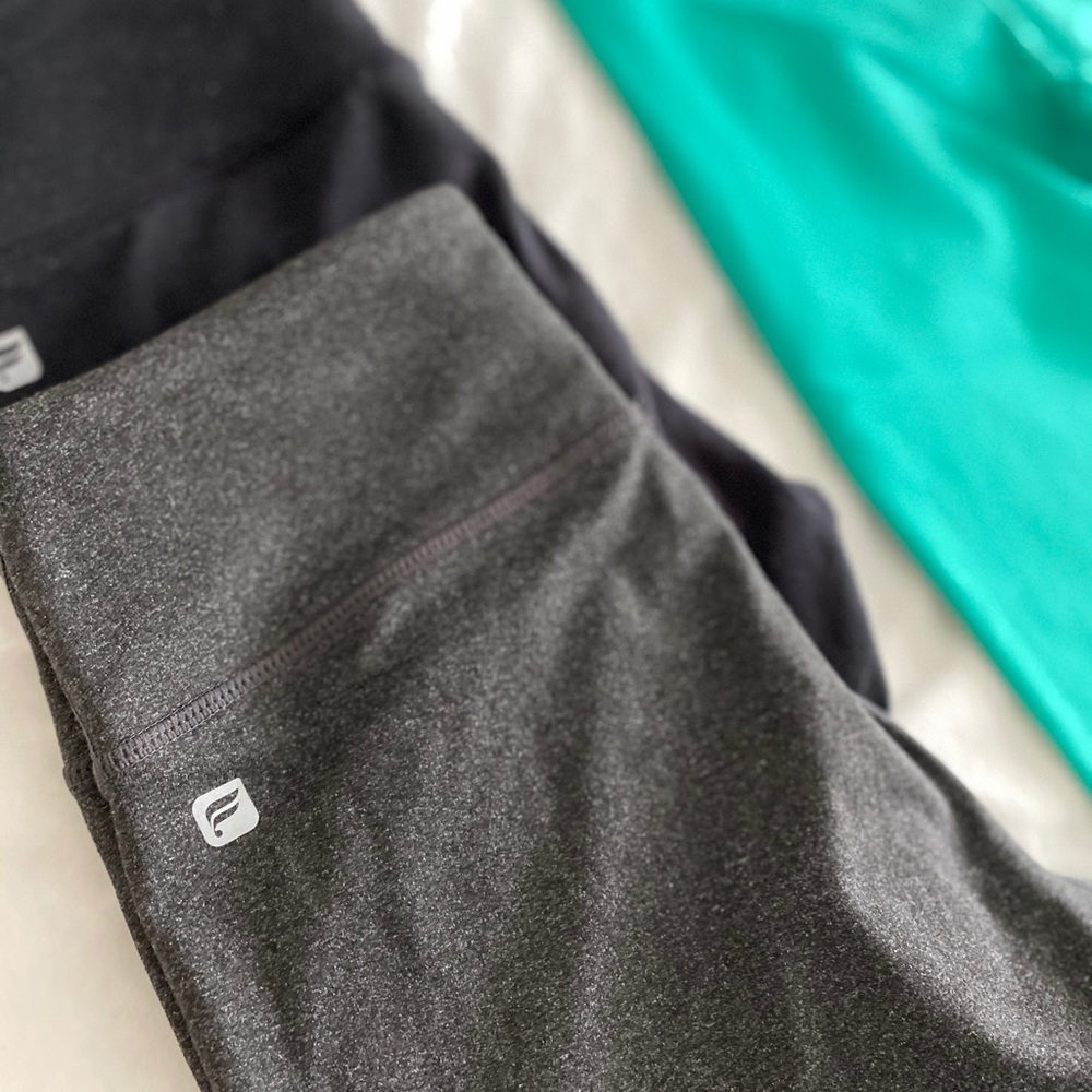 Fabletics Mid Rise Solid Powerhold Capris - Picture 2 of 3